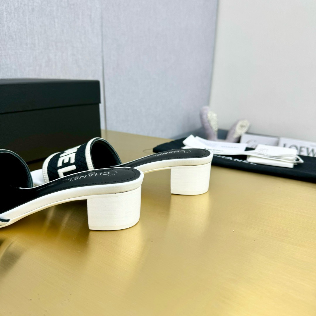 CHANEL Camellia slippers