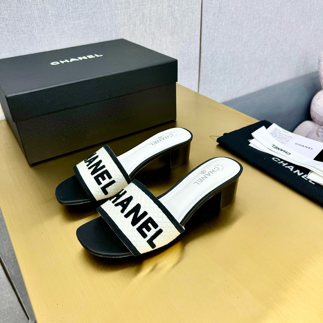 CHANEL Camellia slippers