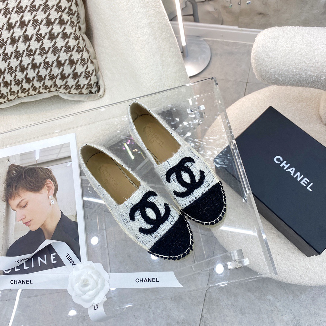 CHANEL Classic woven fisherman's shoes