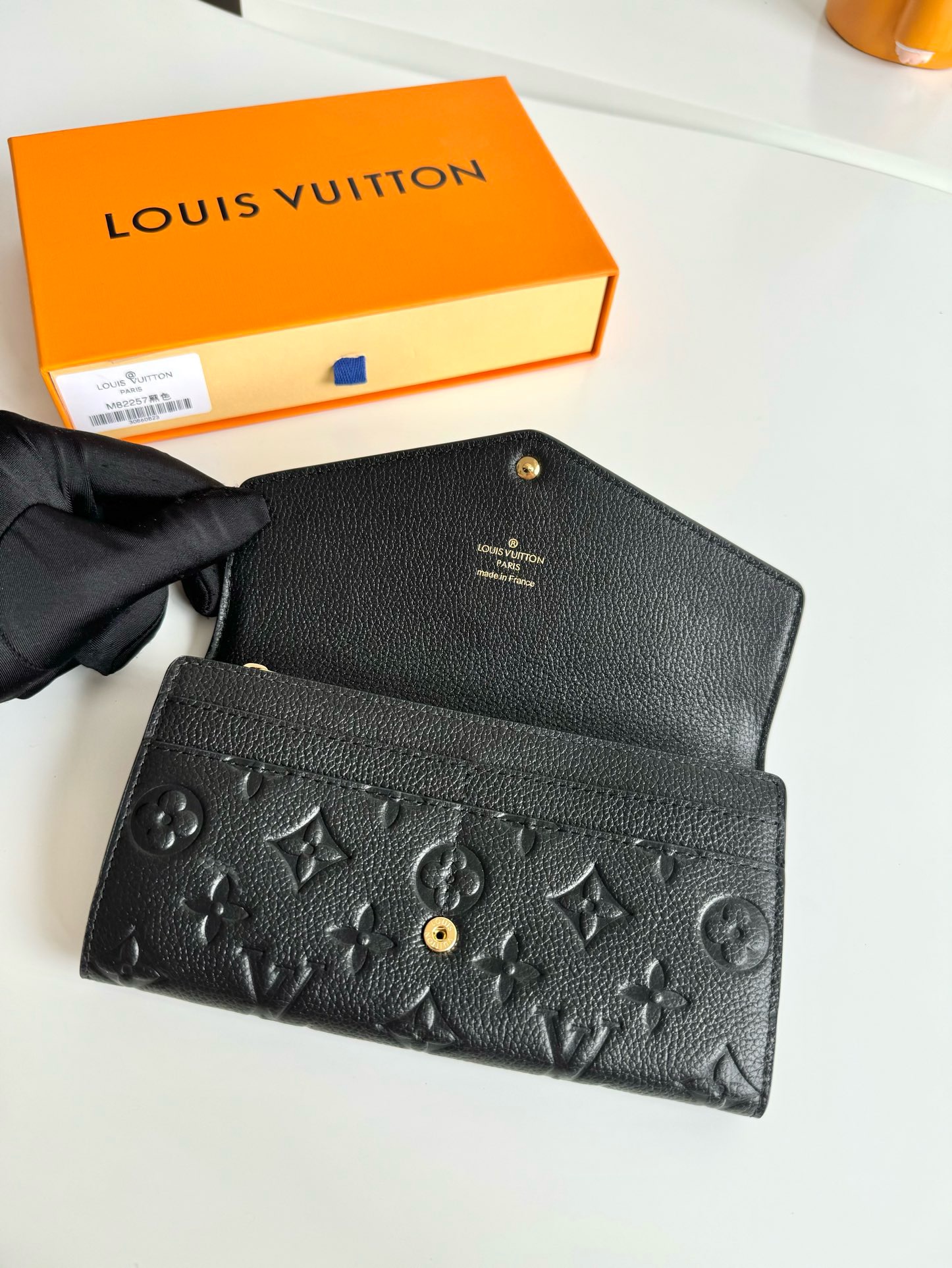 LV Sarah wallet bag