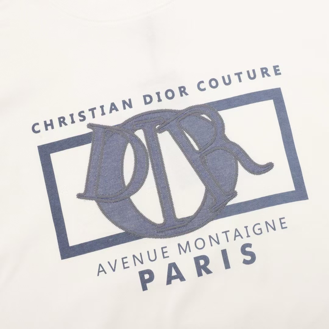 Dior  charm T-Shirt