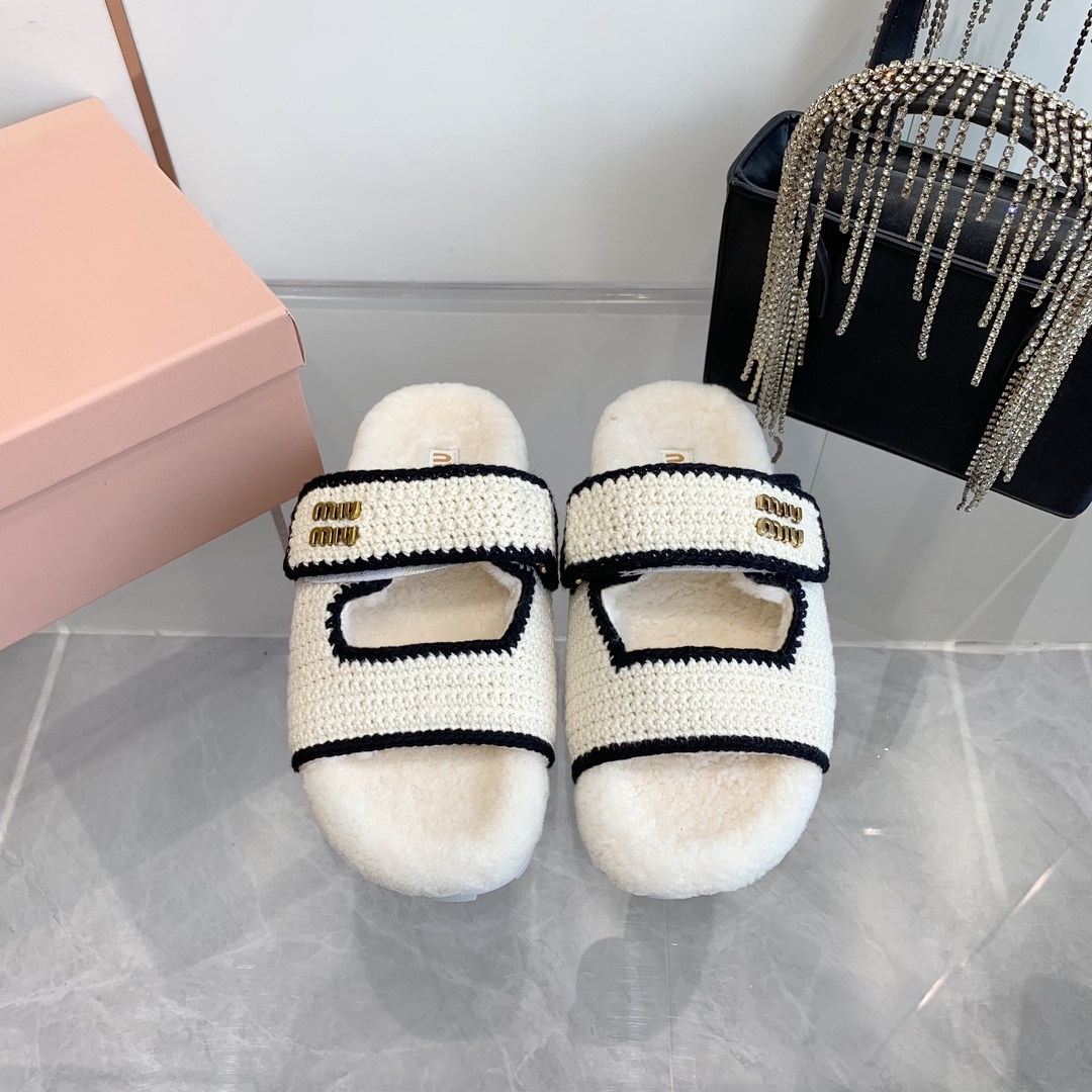 miumiu slippers