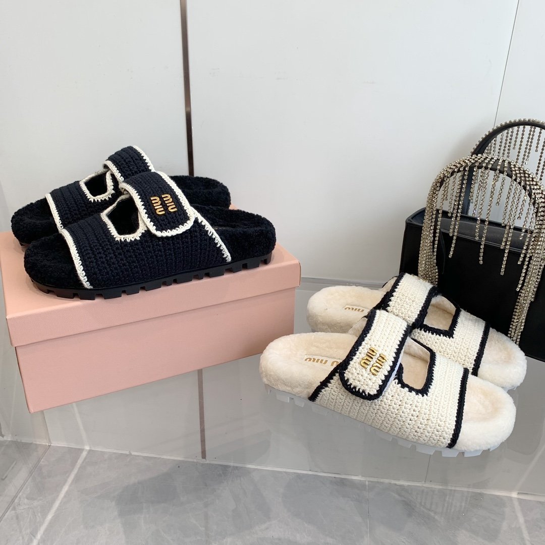 miumiu slippers