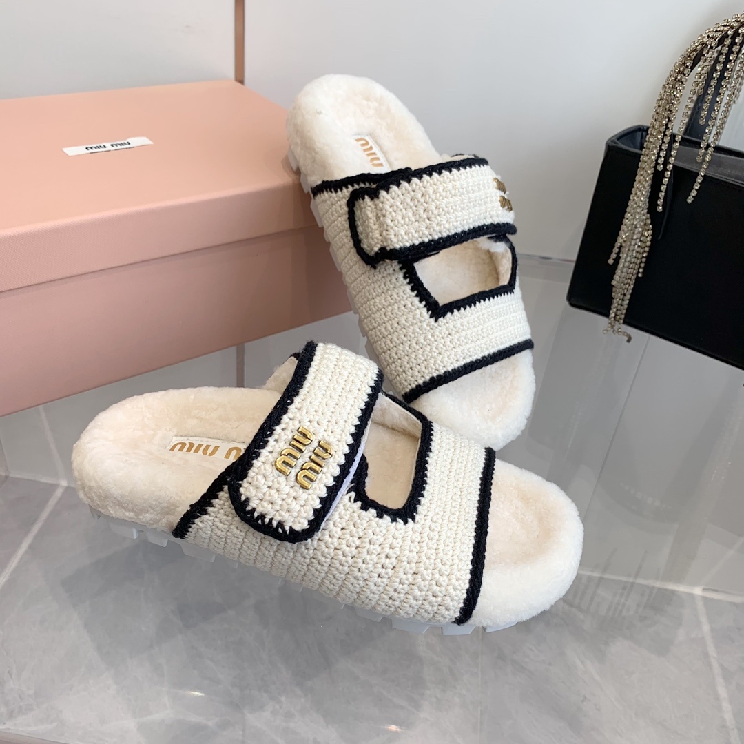 miumiu slippers