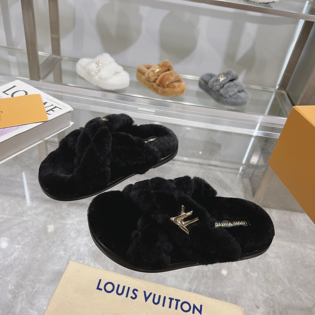 LV Plush slippers