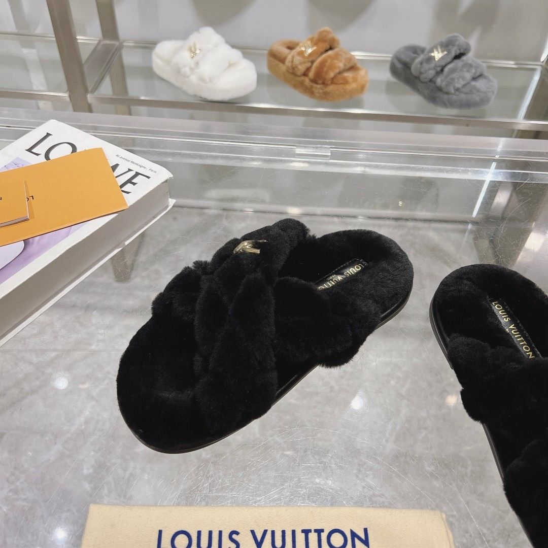 LV Plush slippers