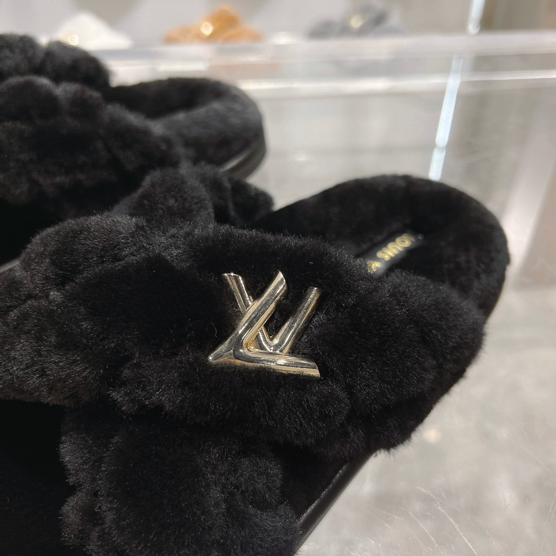 LV Plush slippers