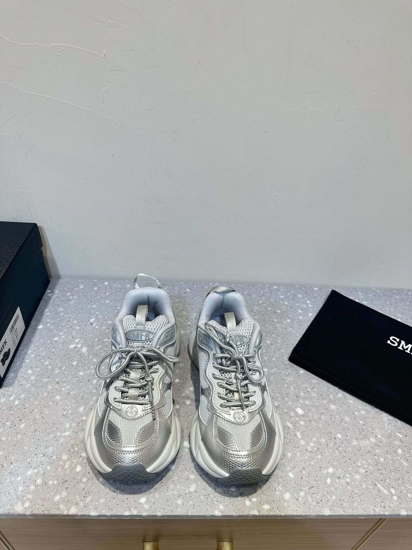 SMFK SNEAKERS