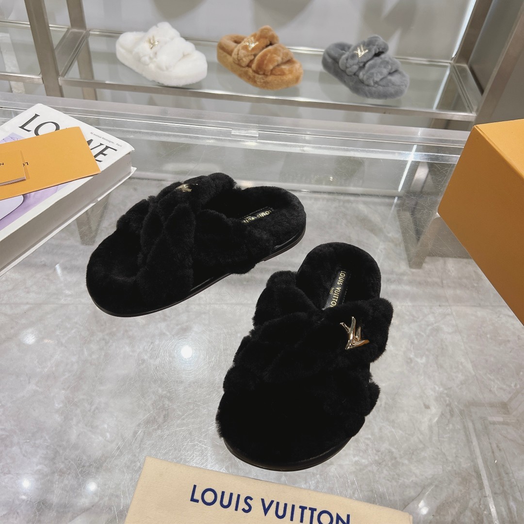 LV Plush slippers
