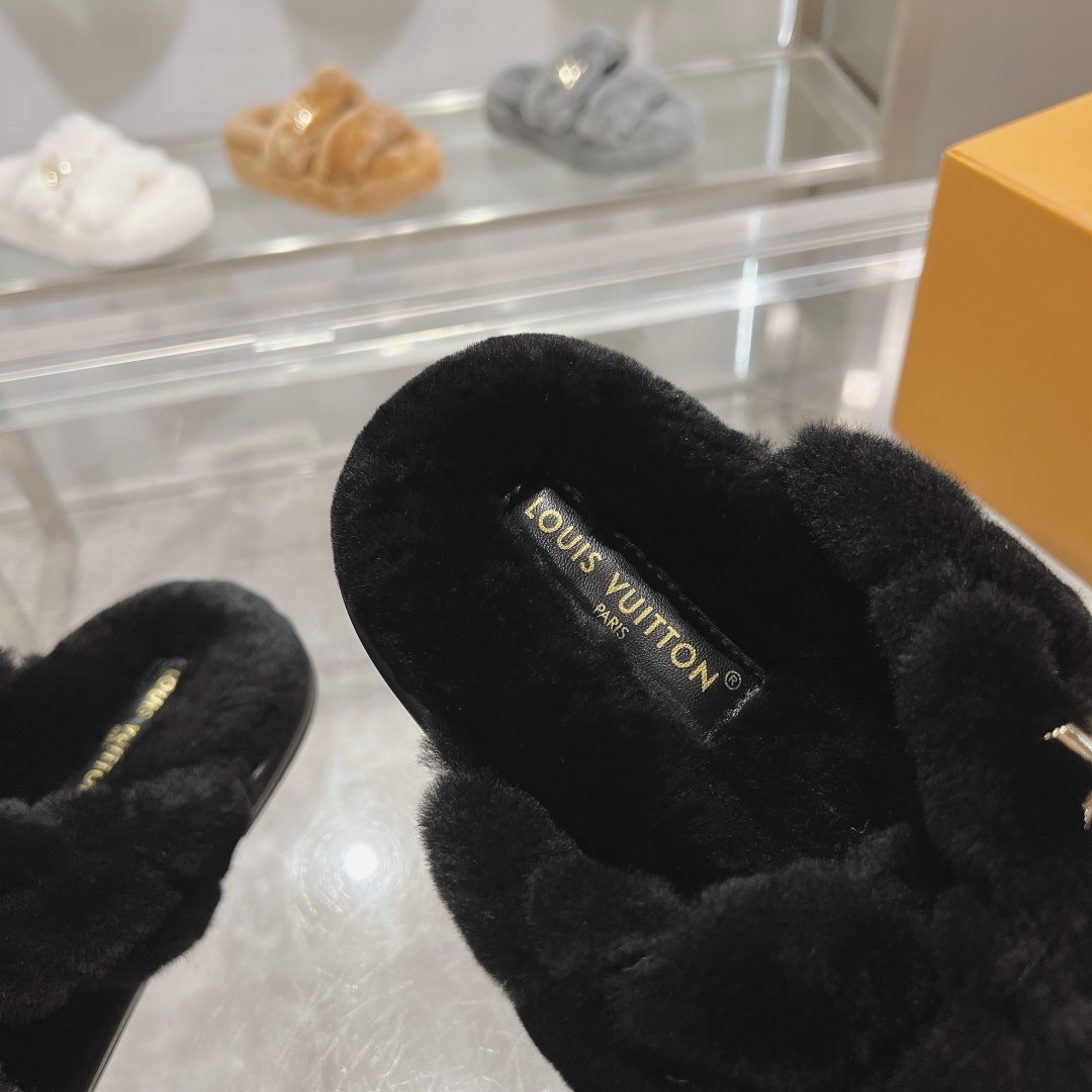 LV Plush slippers