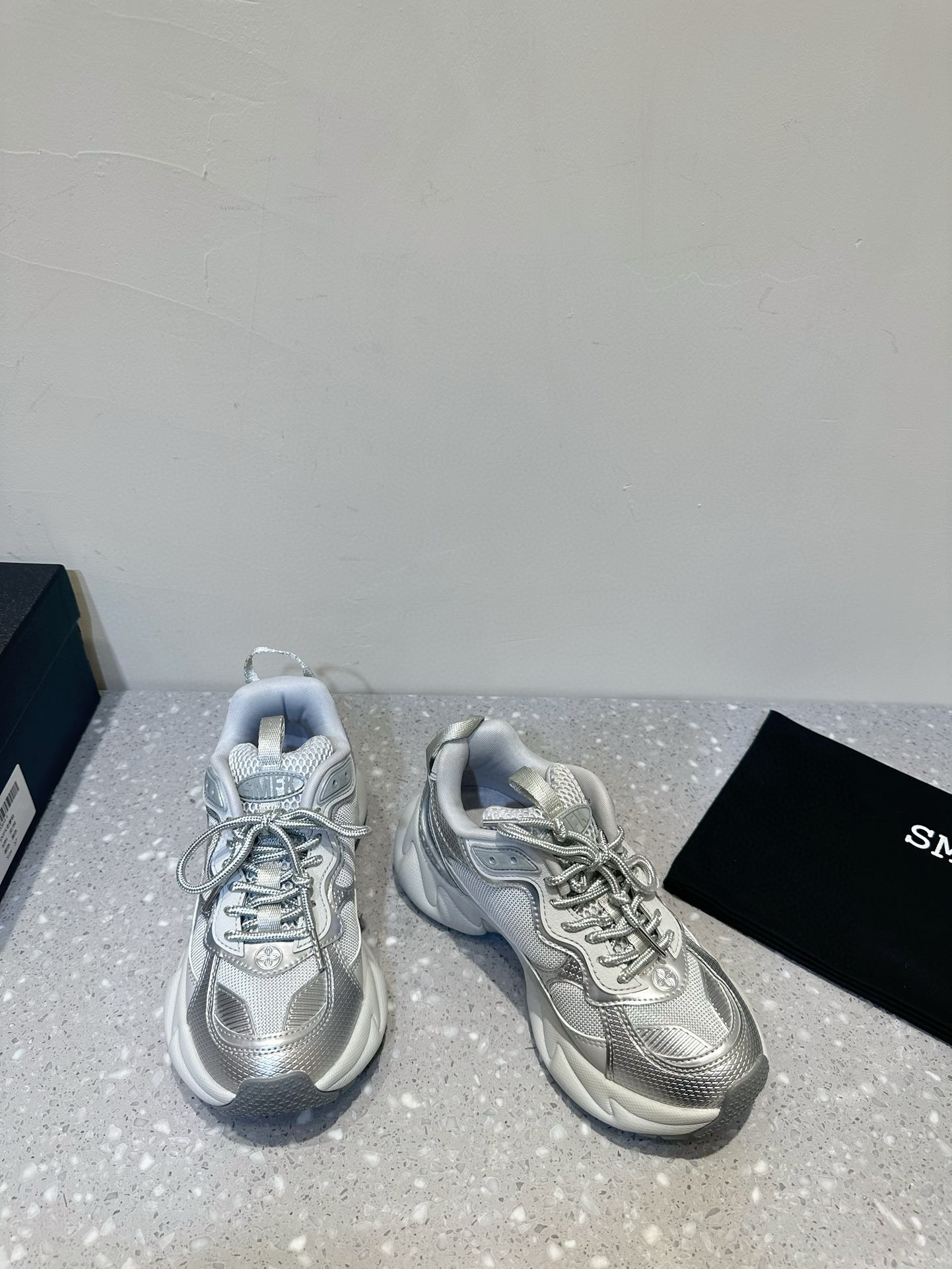SMFK SNEAKERS