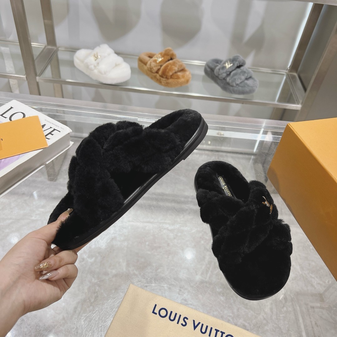 LV Plush slippers