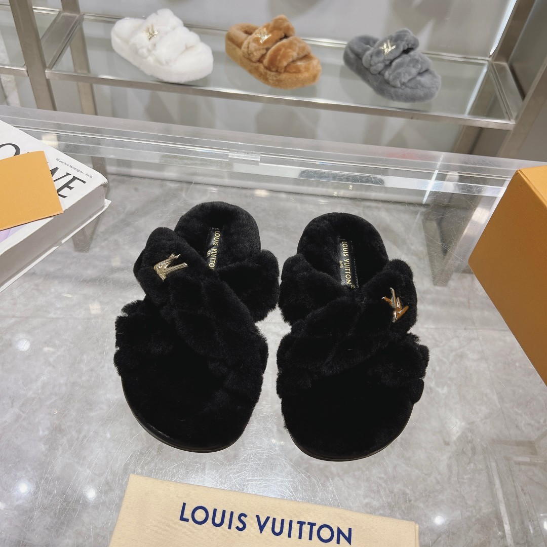 LV Plush slippers