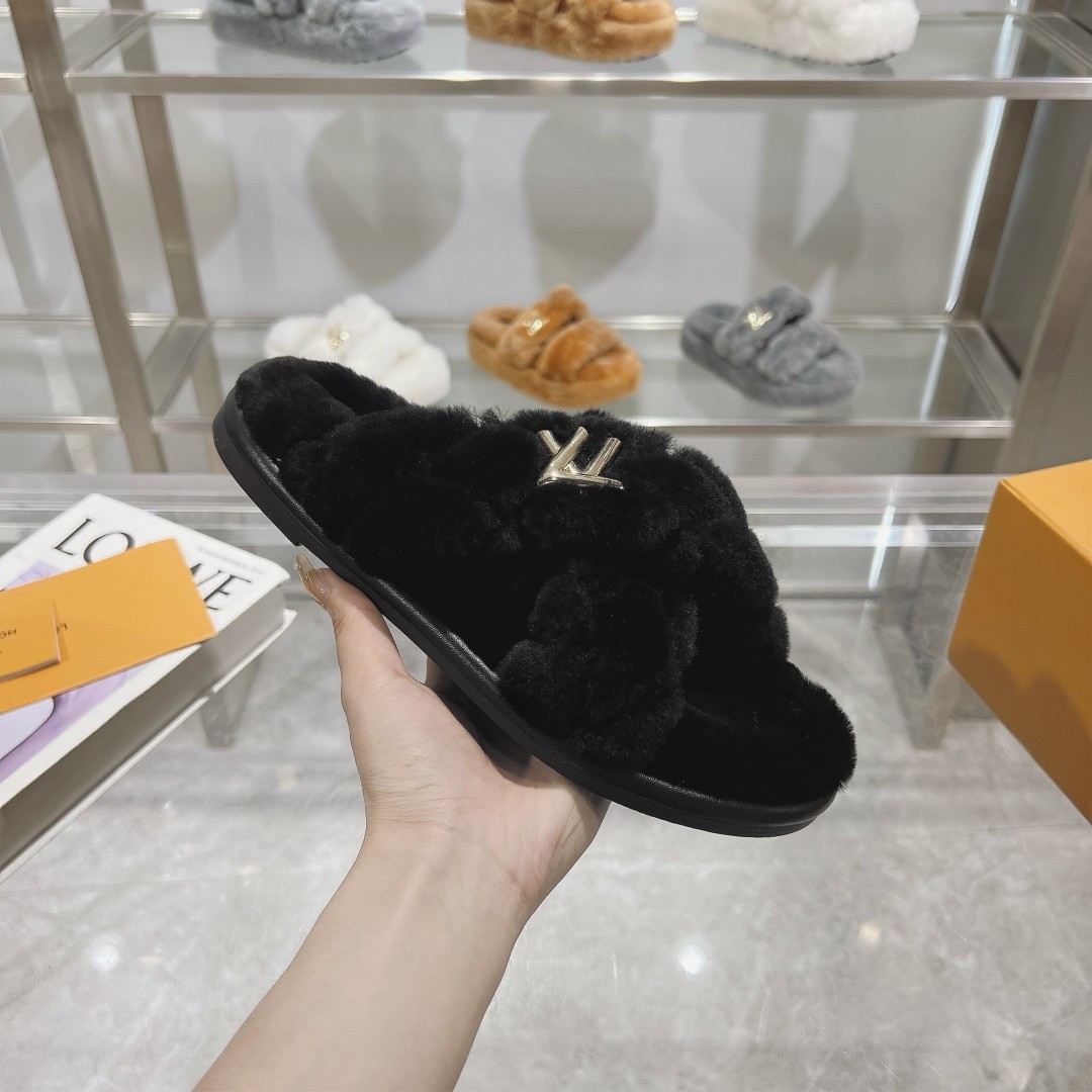LV Plush slippers