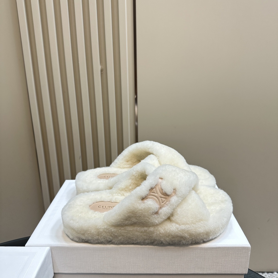 CELINE Plush slippers