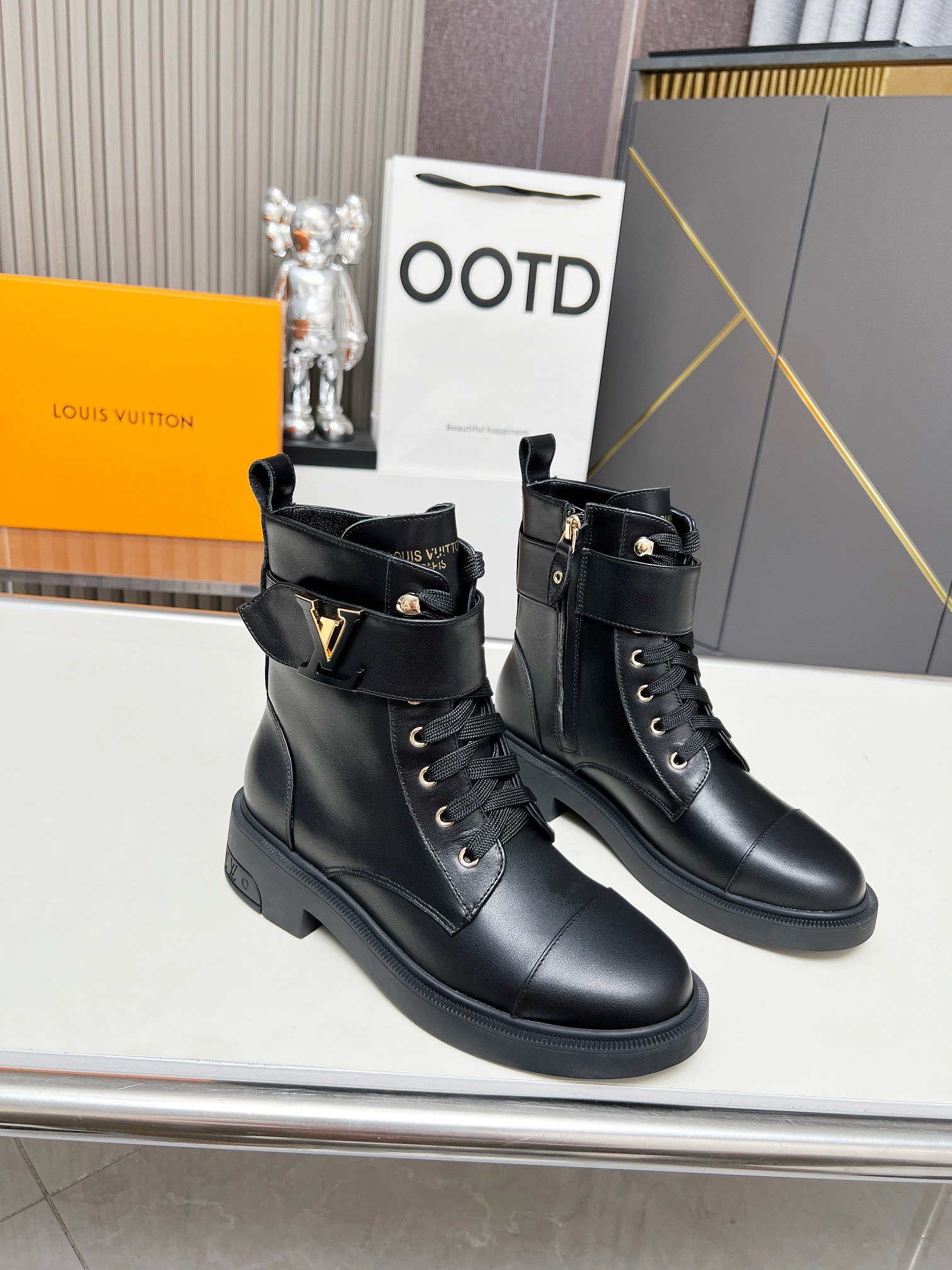 LV Citizen  LV Capucines Ankle boots