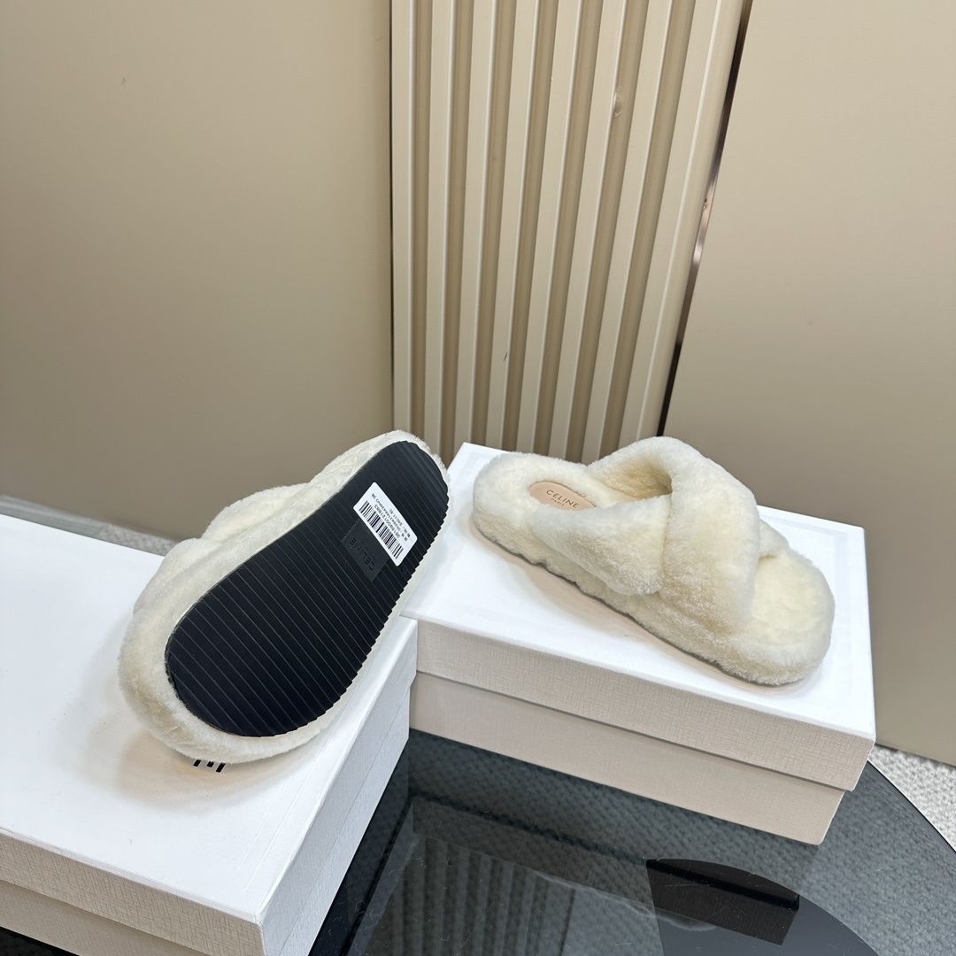 CELINE Plush slippers
