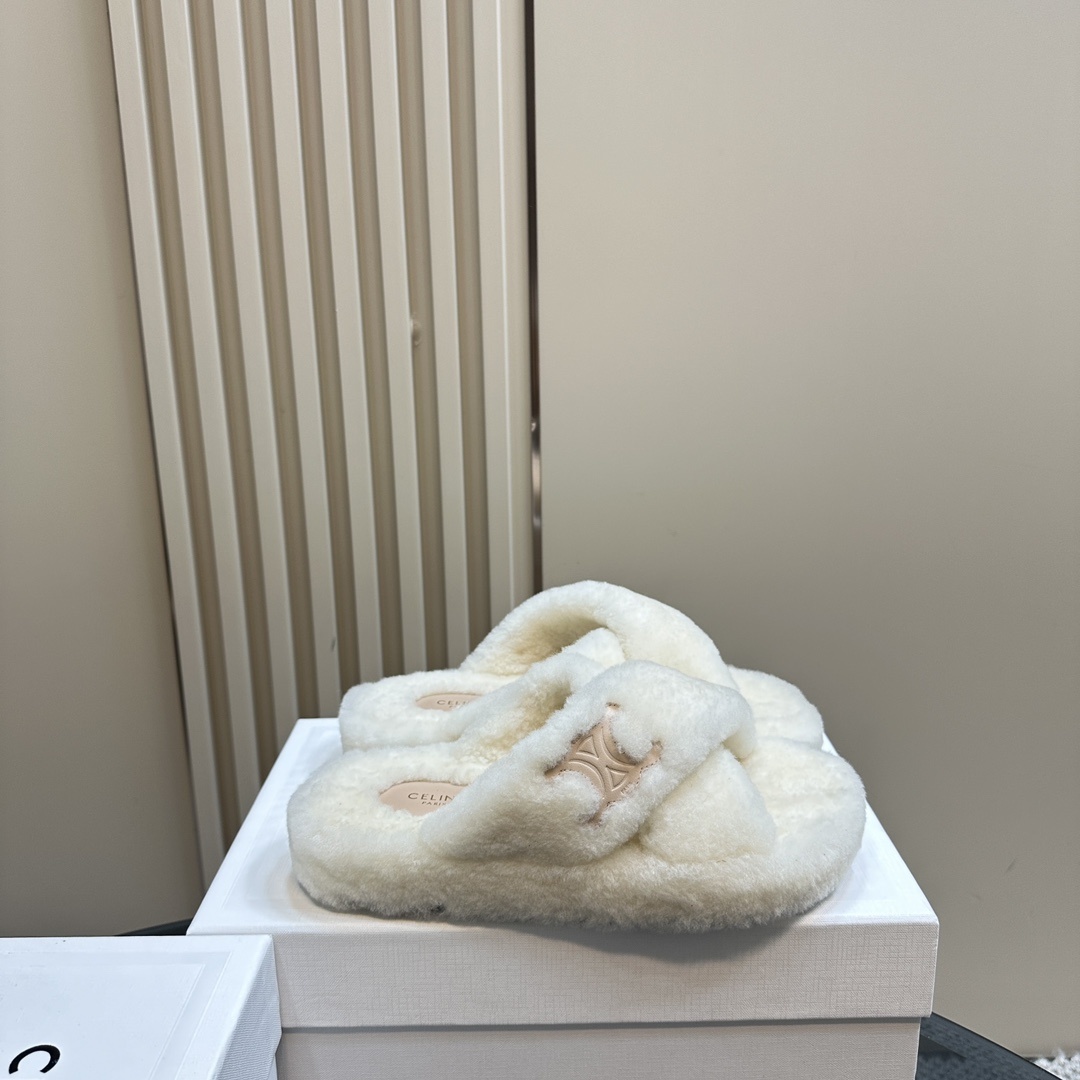 CELINE Plush slippers