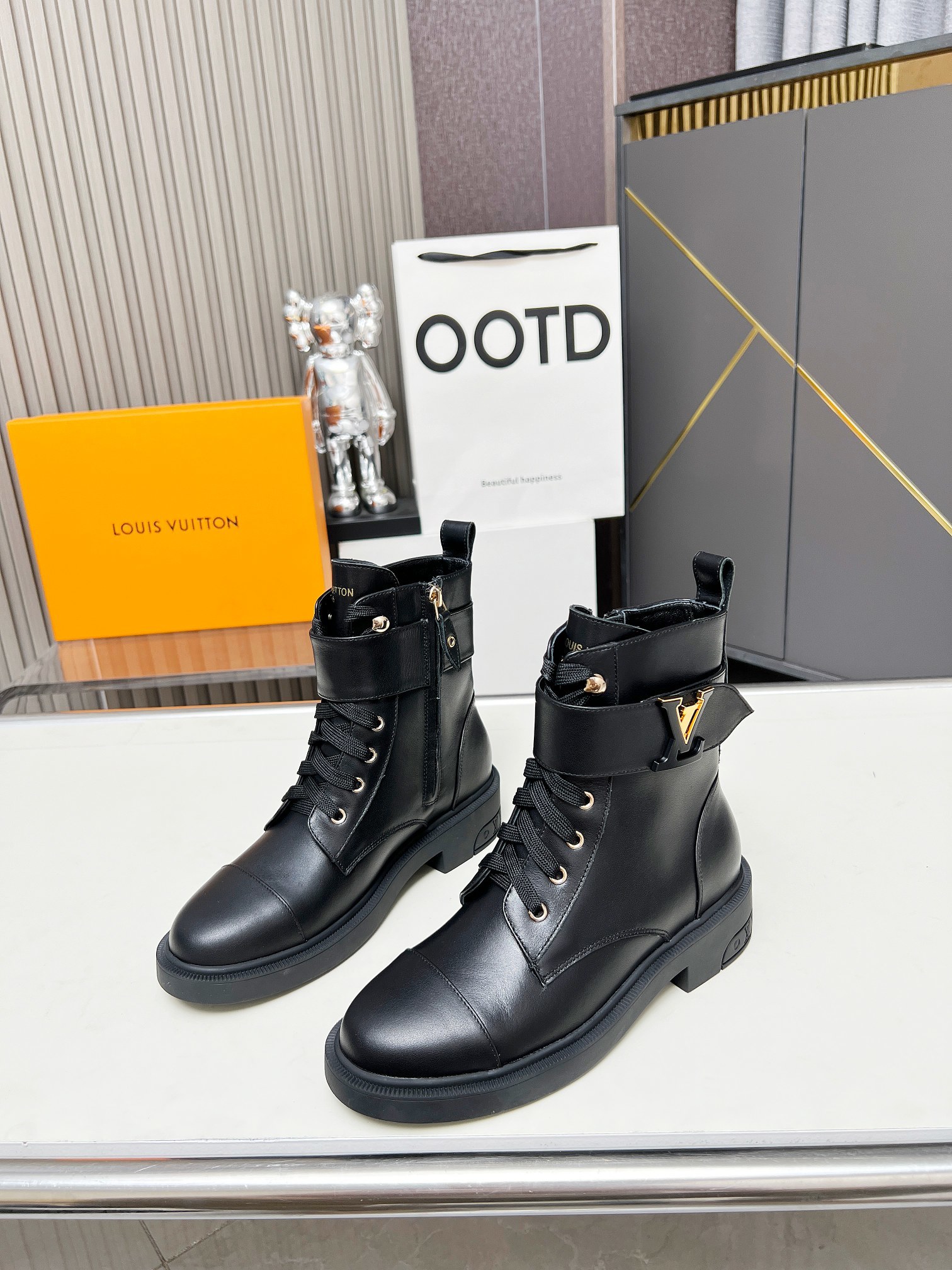 LV Citizen  LV Capucines Ankle boots