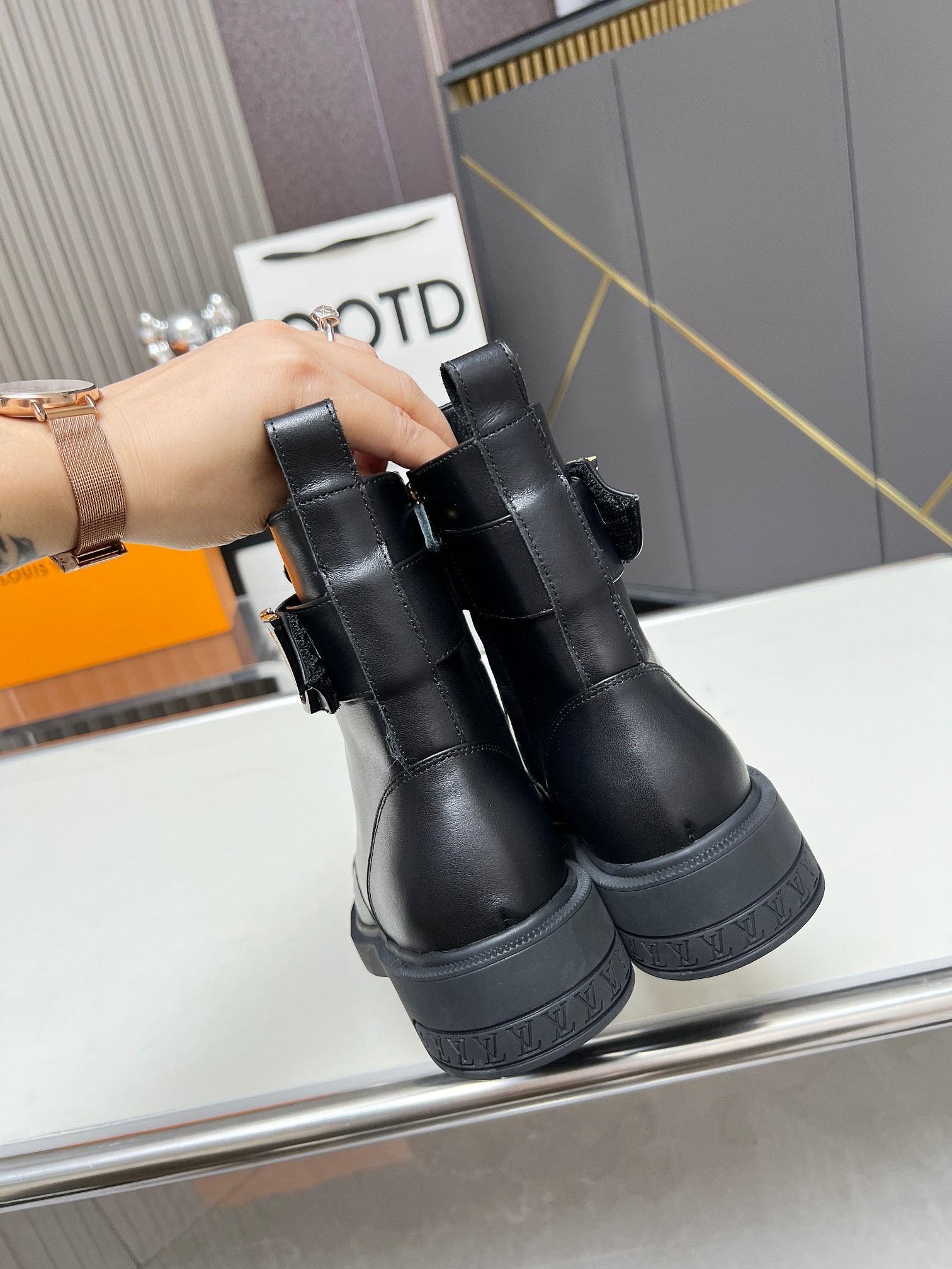 LV Citizen  LV Capucines Ankle boots