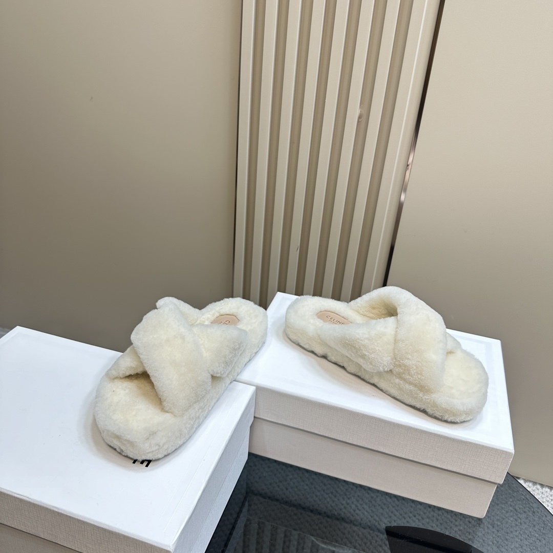 CELINE Plush slippers