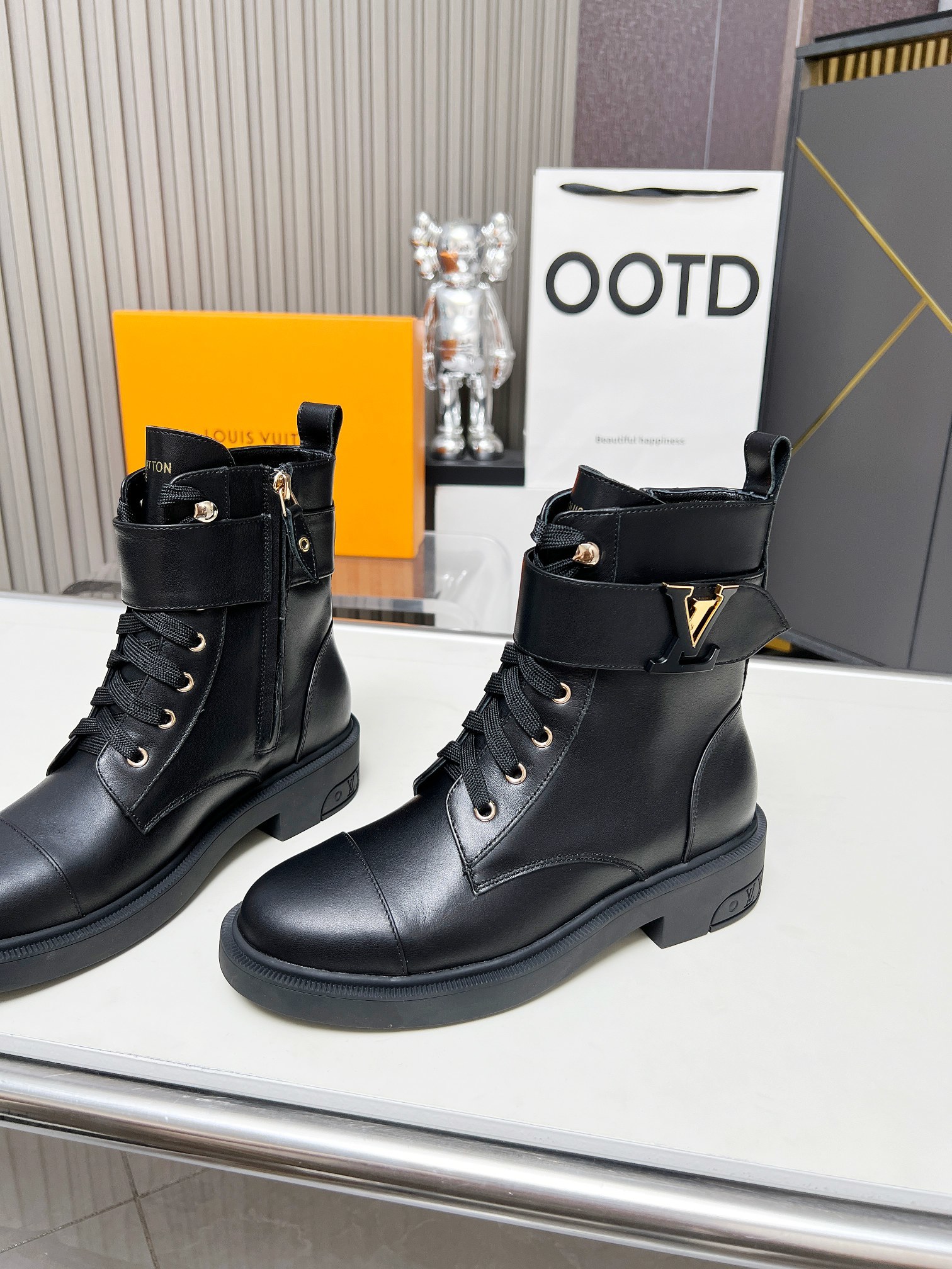 LV Citizen  LV Capucines Ankle boots