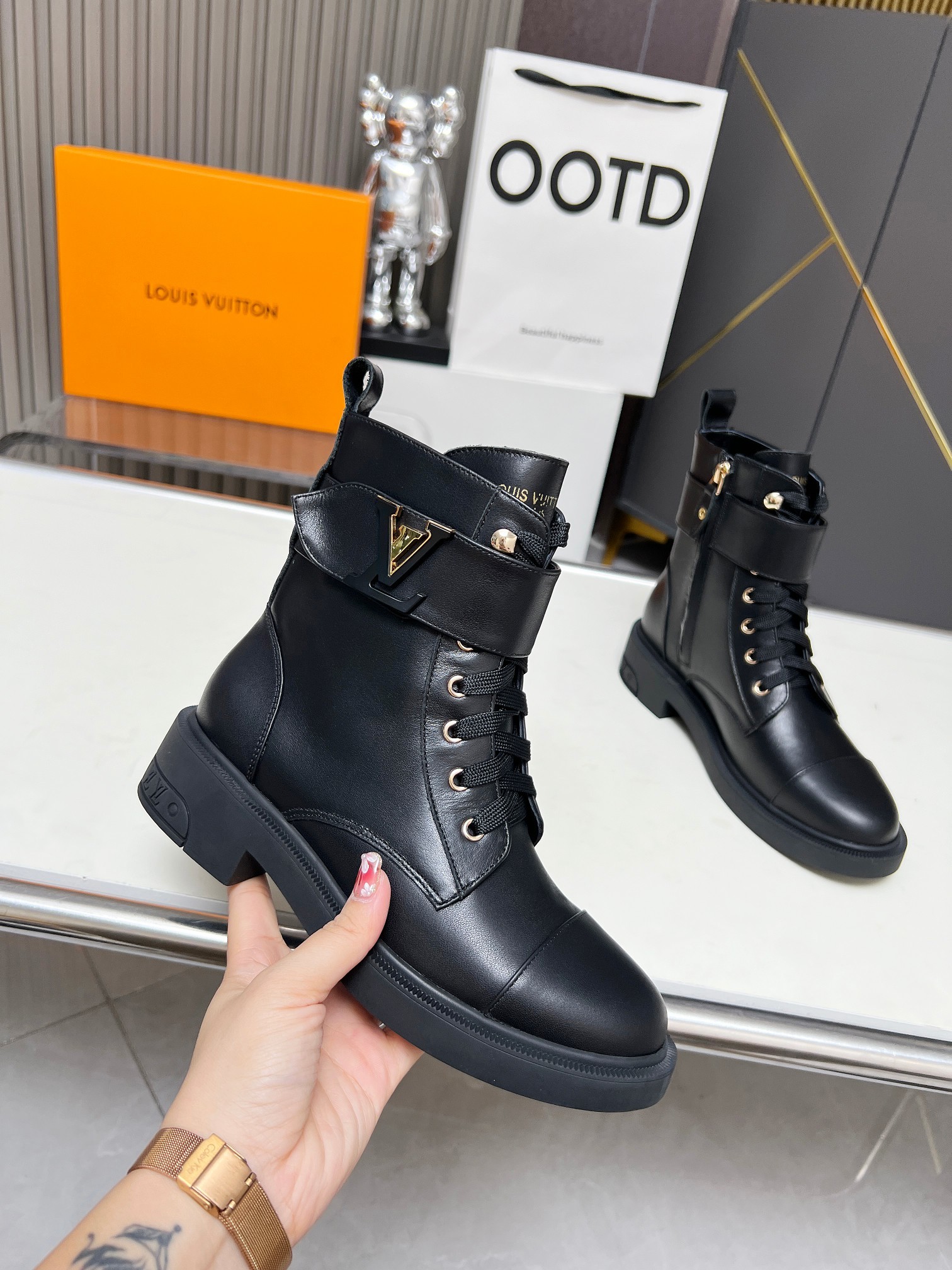 LV Citizen  LV Capucines Ankle boots