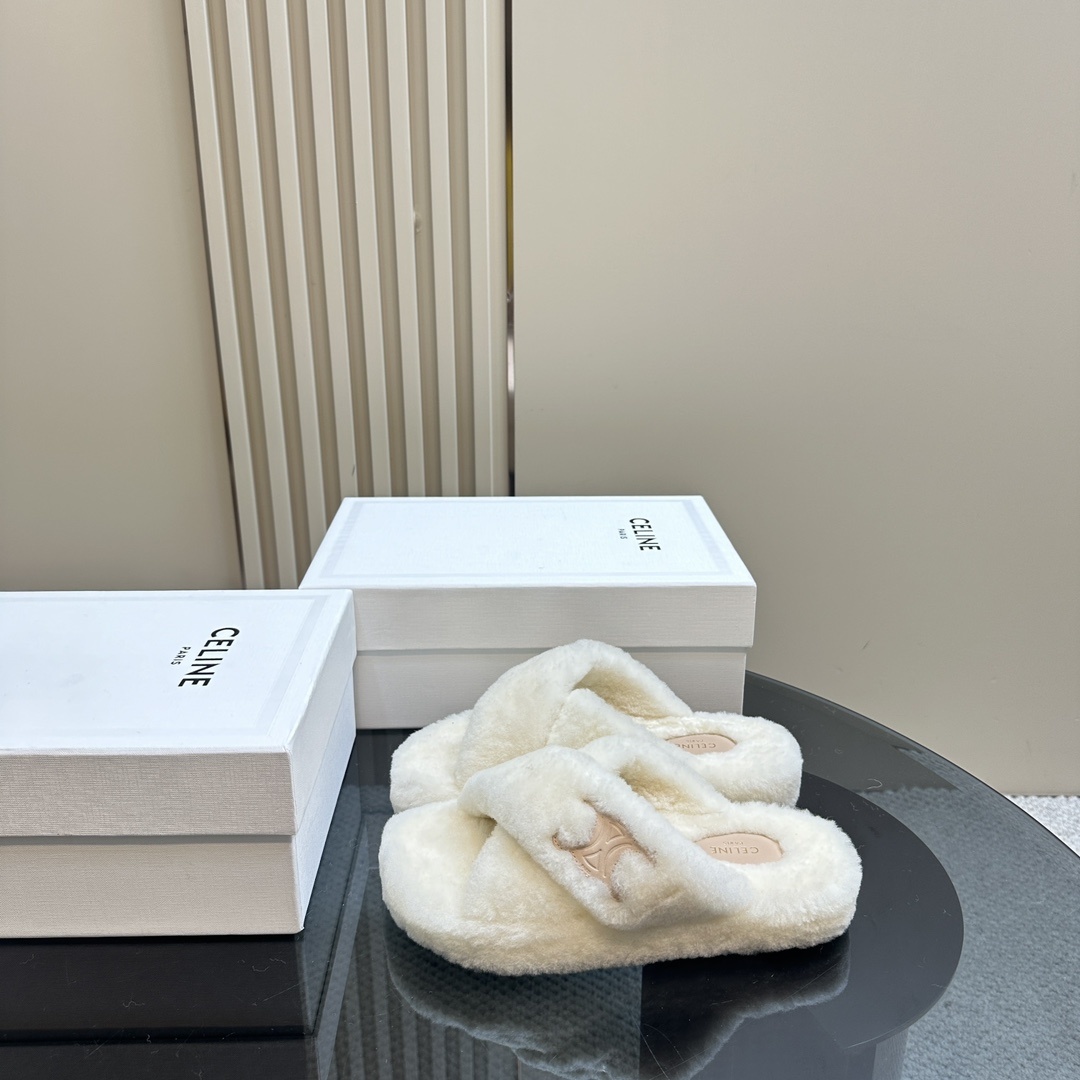 CELINE Plush slippers