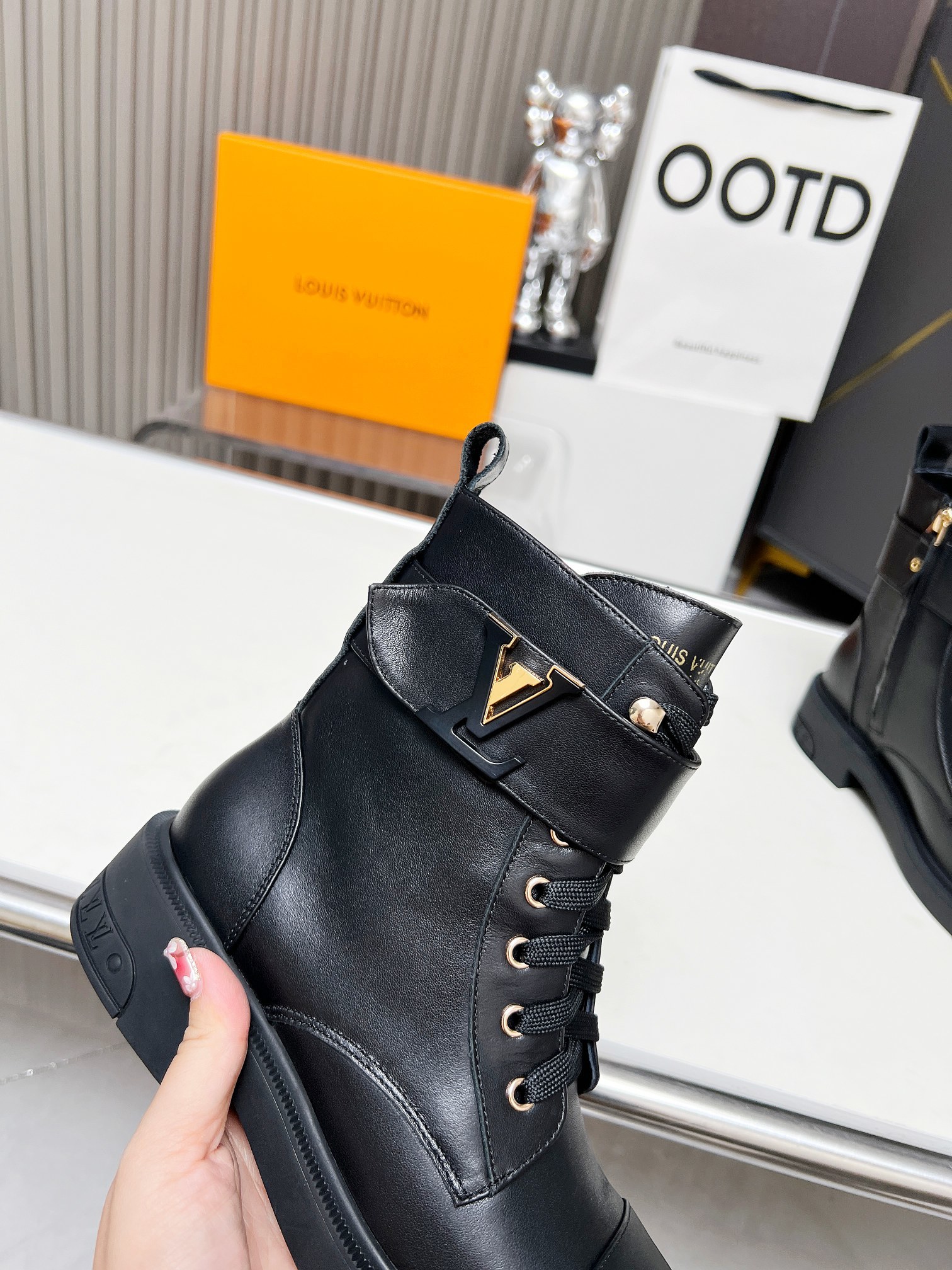 LV Citizen  LV Capucines Ankle boots