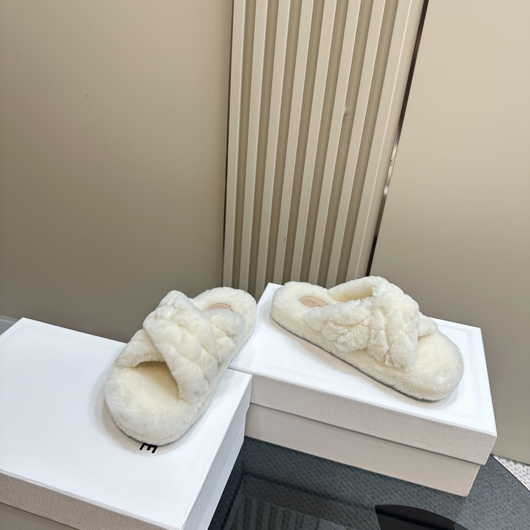 CELINE Plush slippers