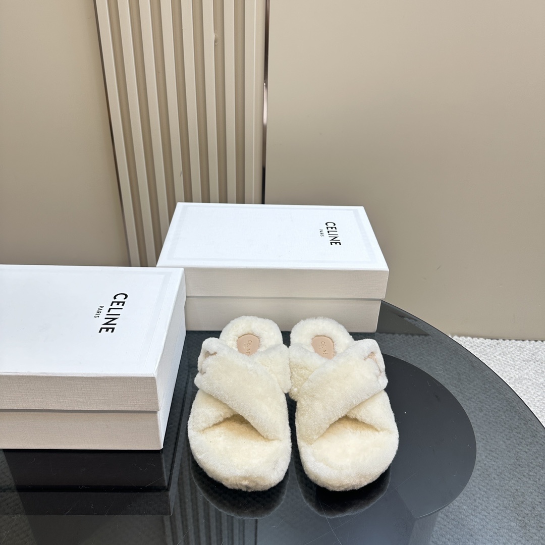 CELINE Plush slippers