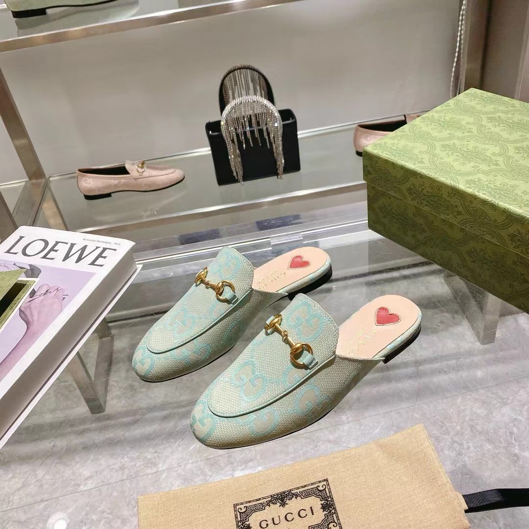 GUCCI Monogram Logo Buckled Loafer