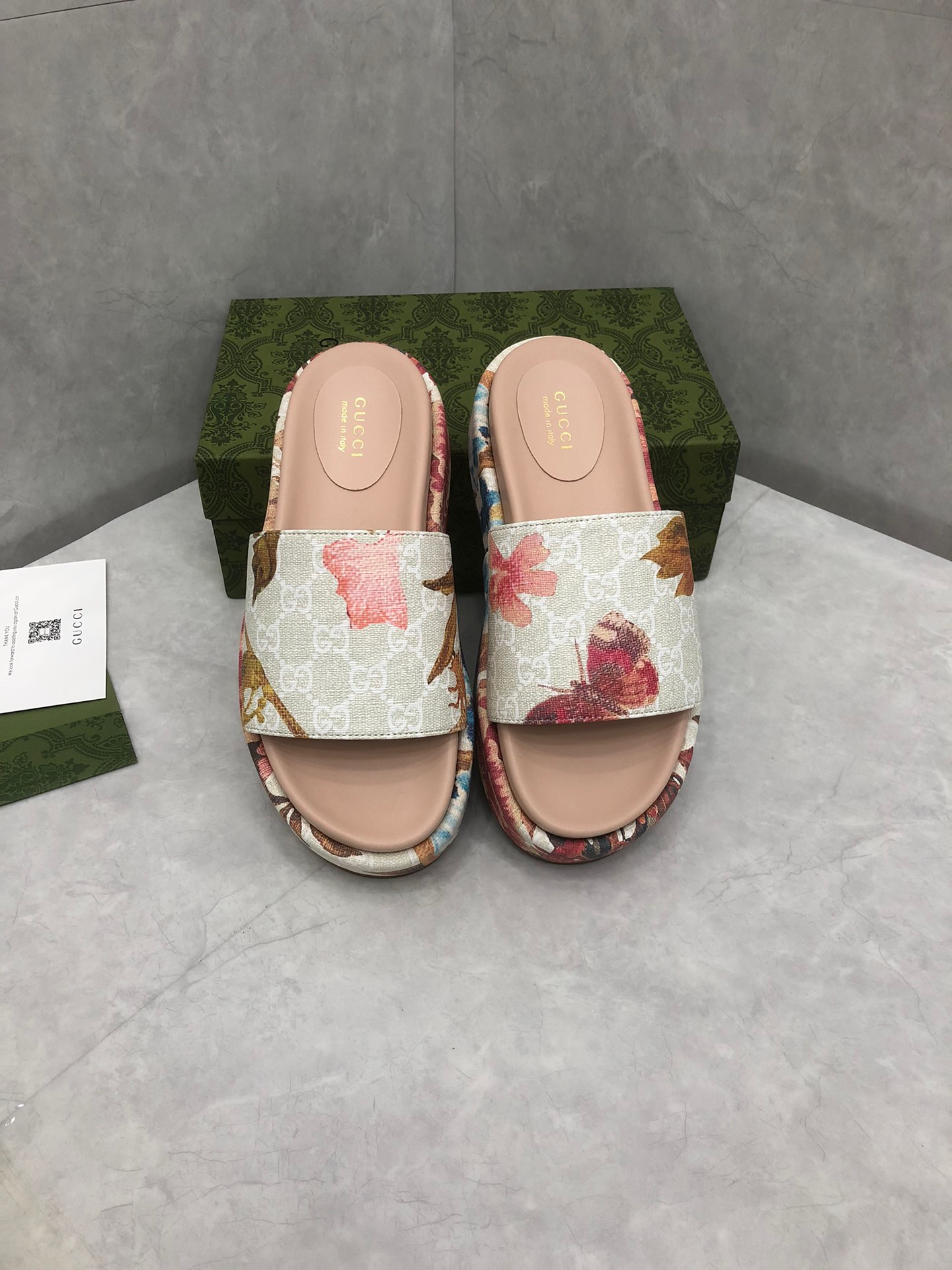 GUCCI Decorated with super double G pattern women's table slippers