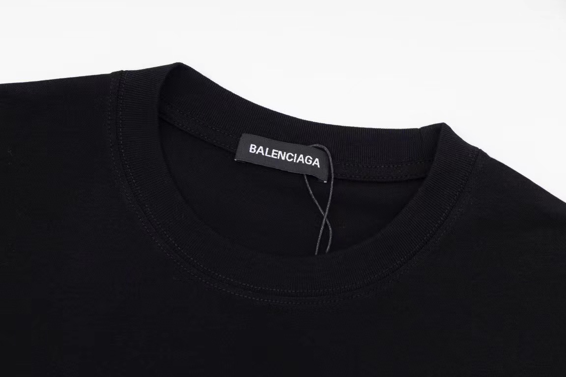BALENCIAGA T shirt