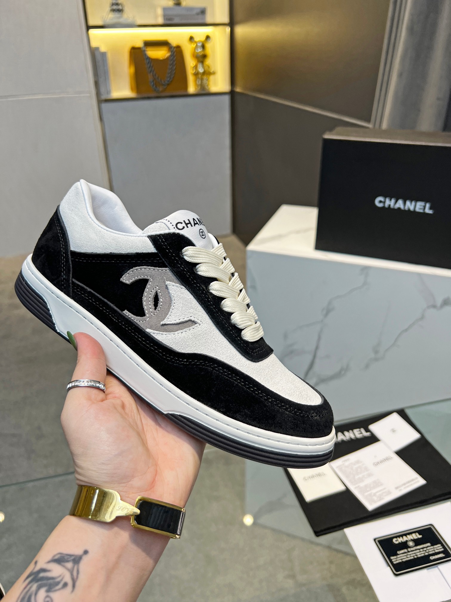 CHANEL Sneakers