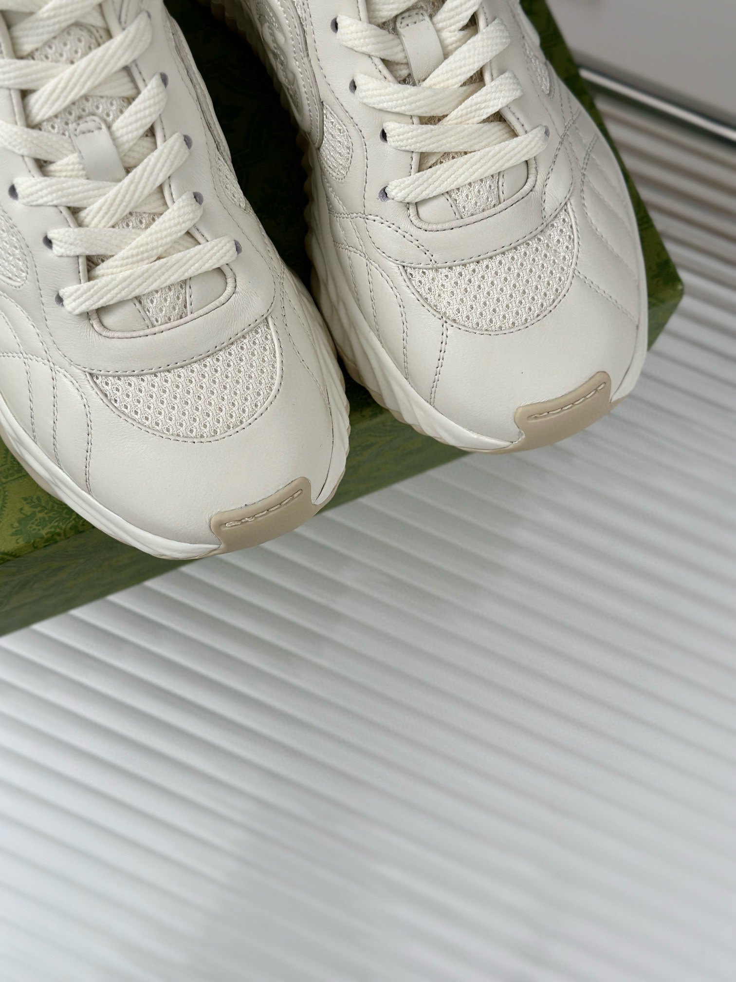 GUCCI Ripple Sneakers