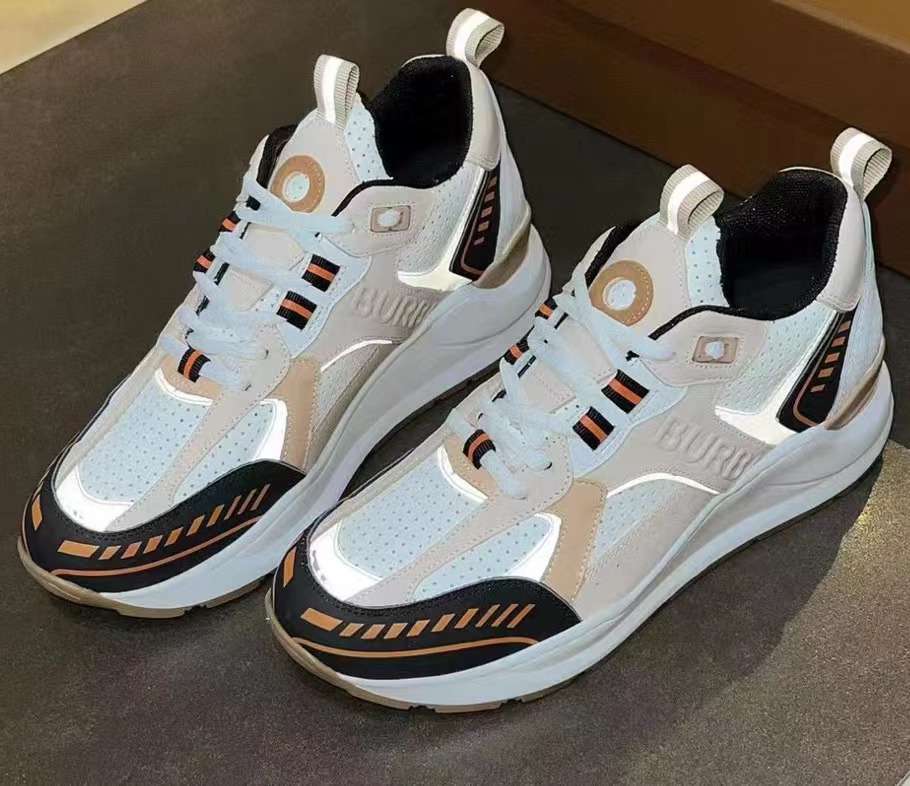 BURBERRY Sneakers