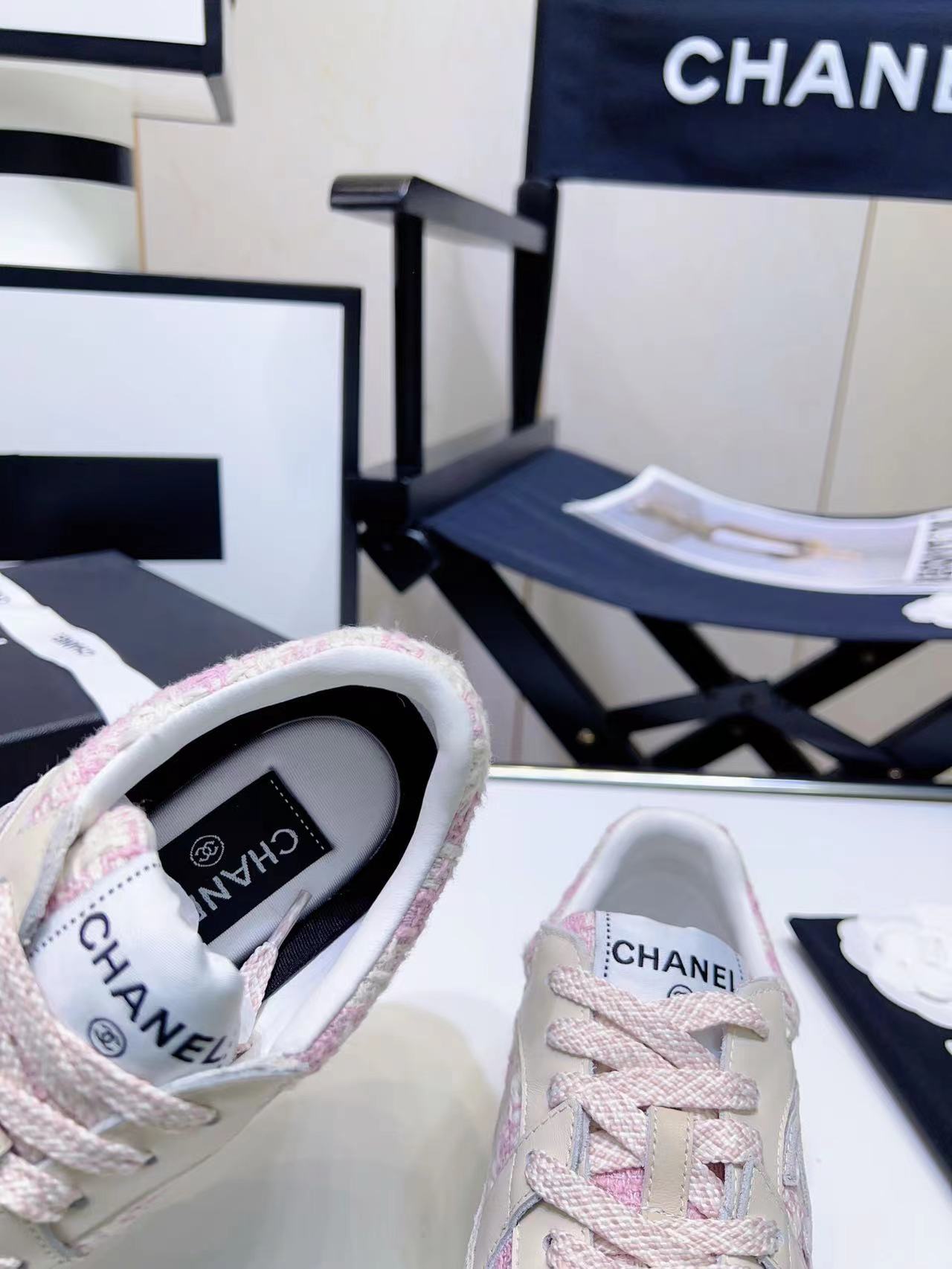 CHANEL Sneakers
