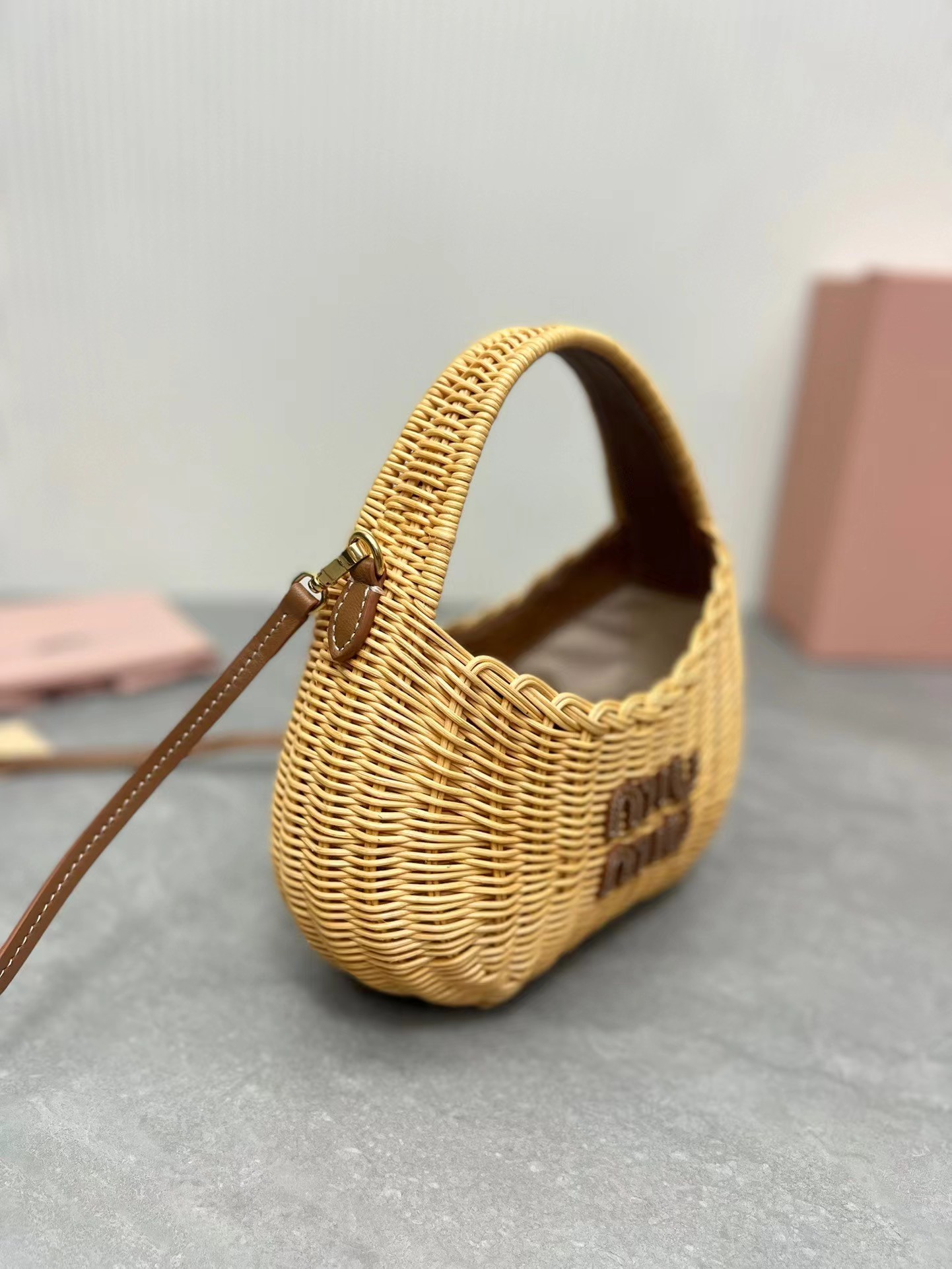 MIU MIU Woven handbag （best quality）