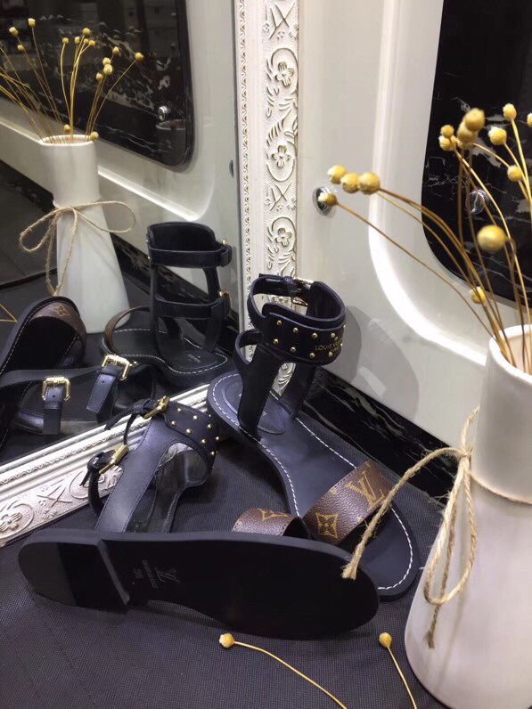 LV  Sandals