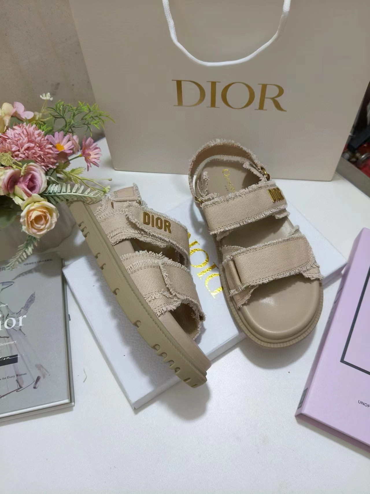 DIOR-act Sandals