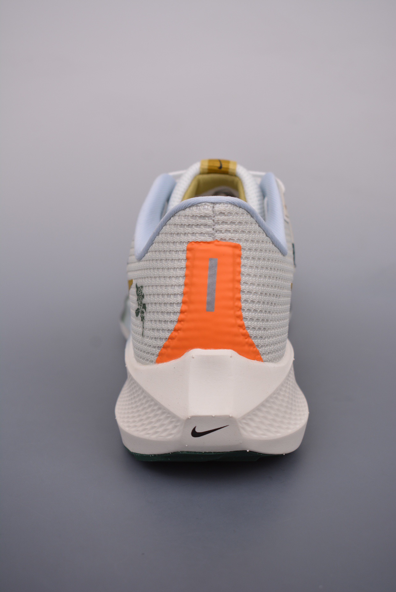 NIKE PEGASUS 40 Running Shoes