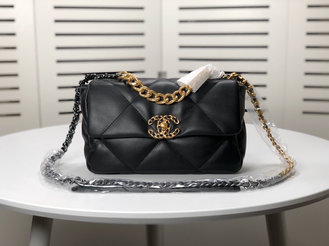 CHANEL 19 Bag