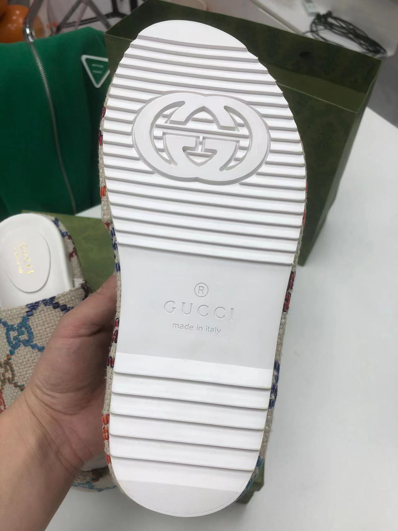 GUCCI Slides