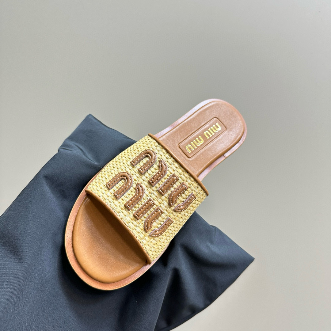 Miu Miu Embroidered woven sandals beach slippers