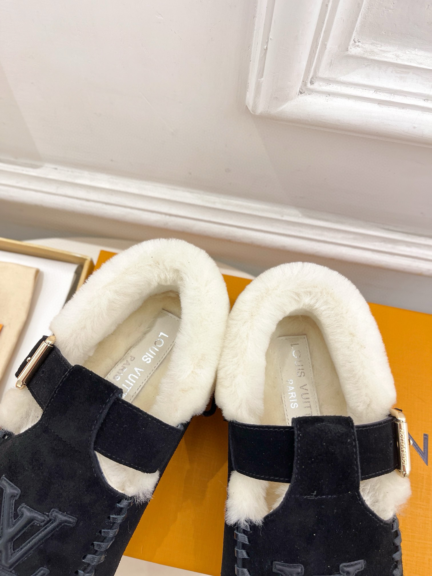 LV wool shoes