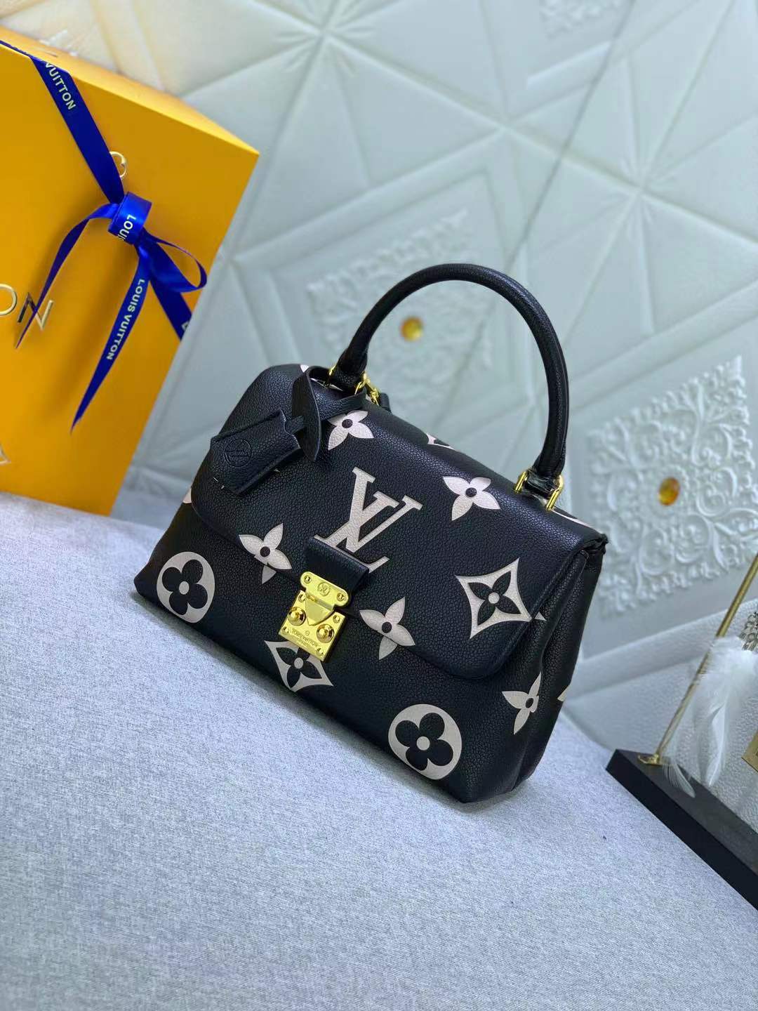 LV MADELEINE Handbag
