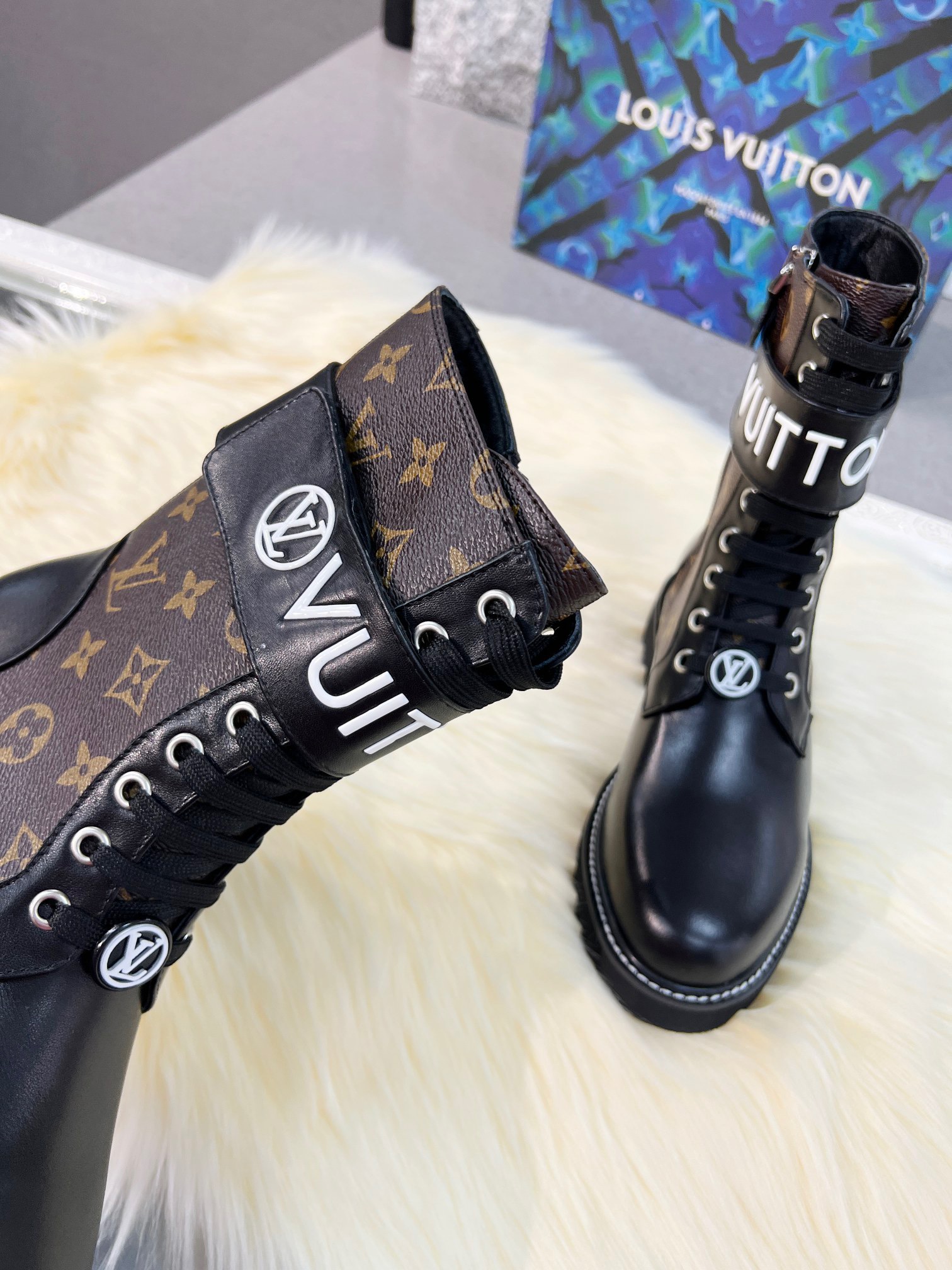 LV BOOTS