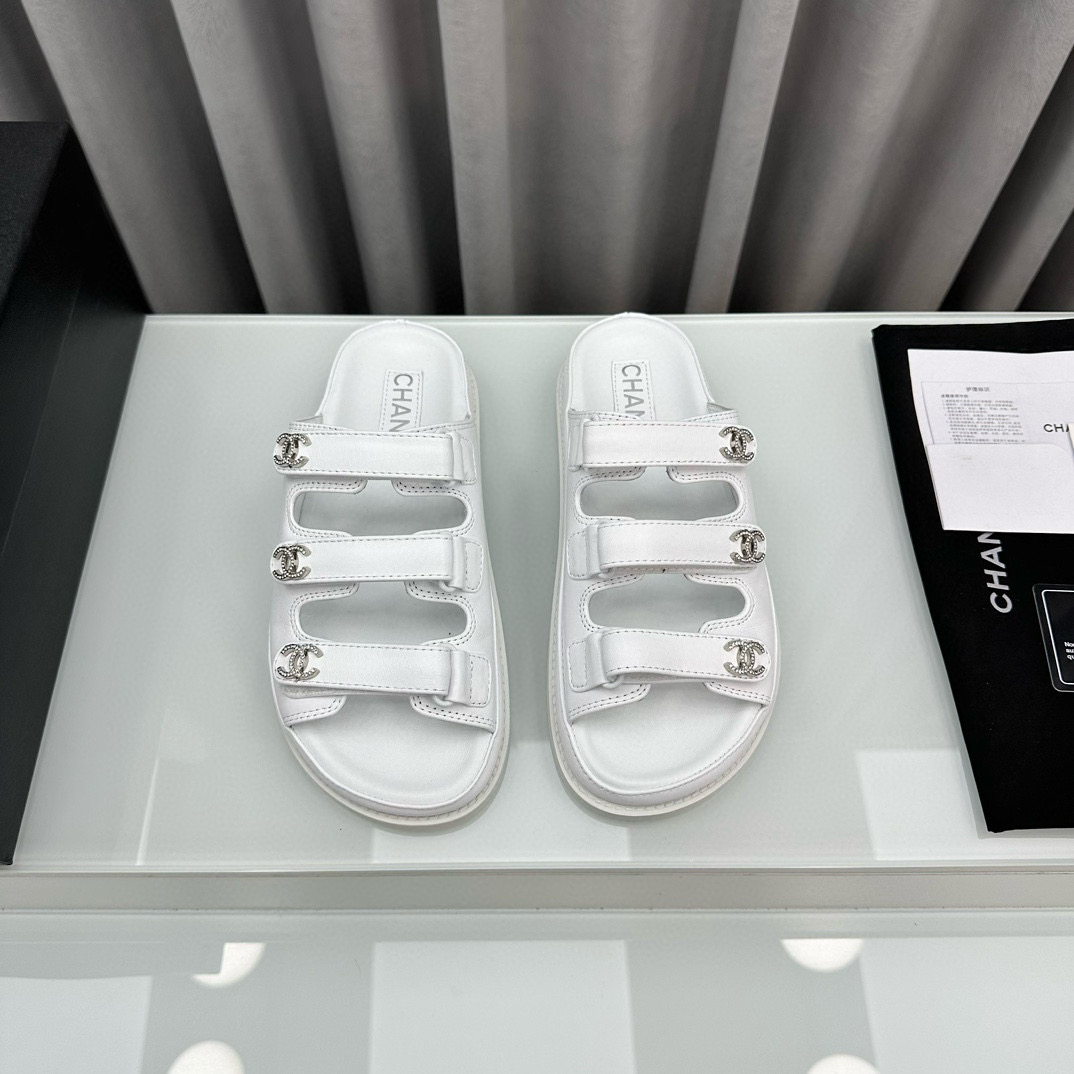 CHANEL Slippers