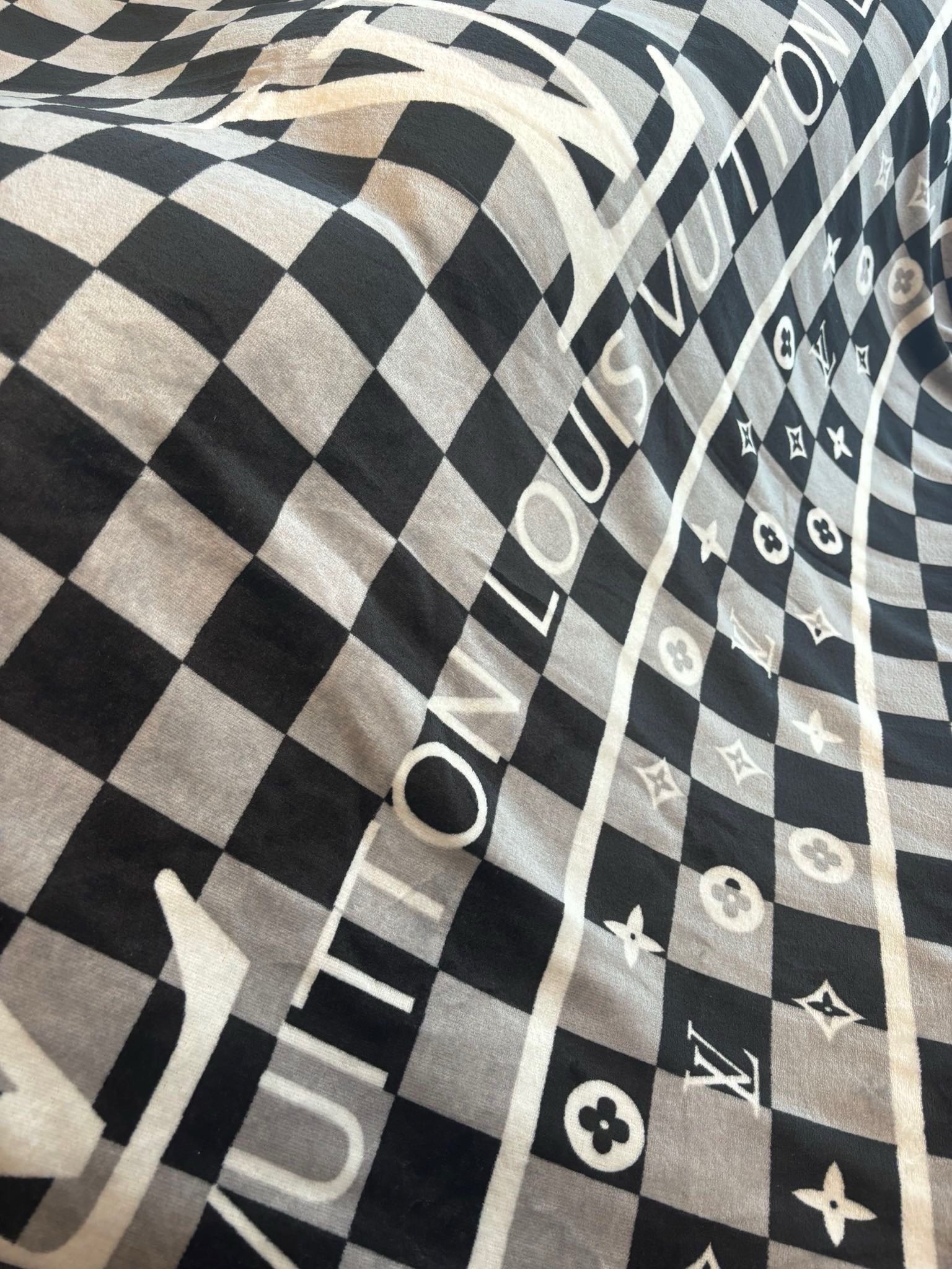 LV Blanket